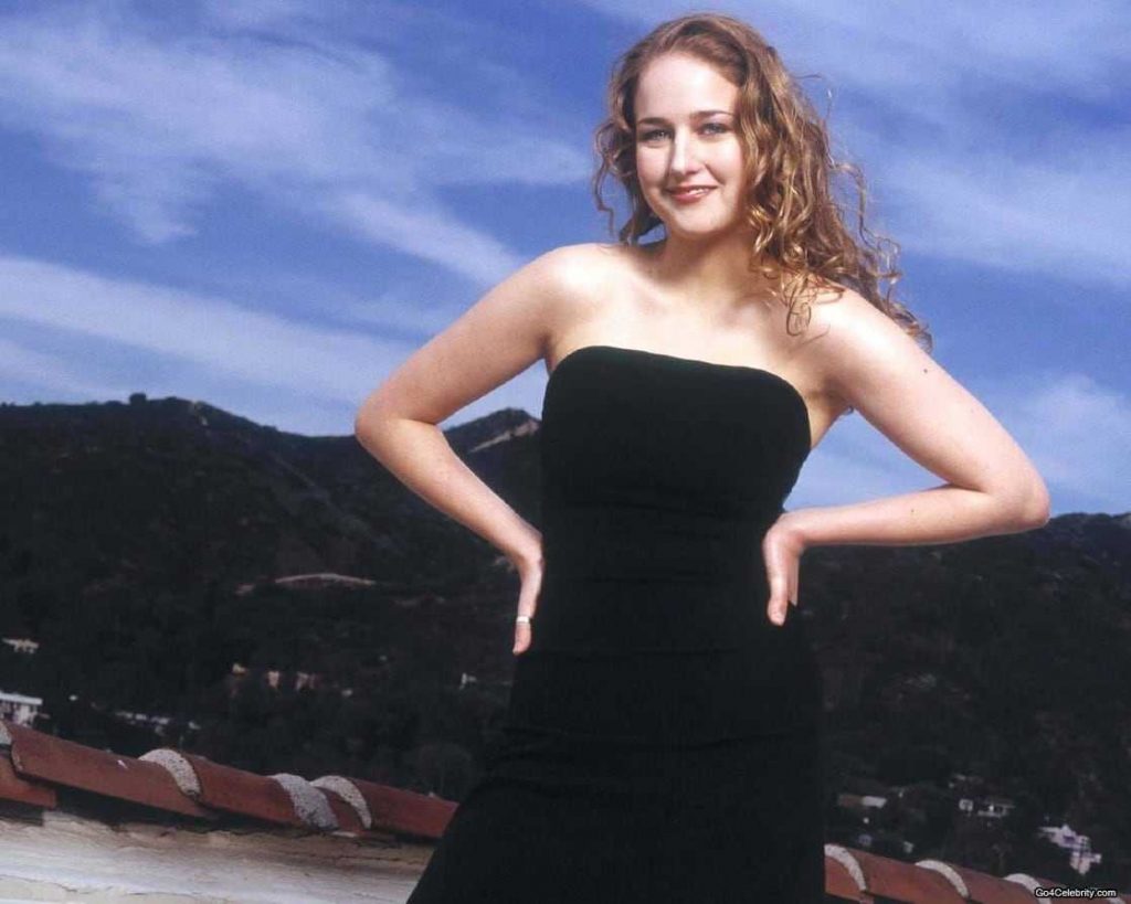 52 Leelee Sobieski Nude Pictures Which Will Cause You To Succumb To Her 77