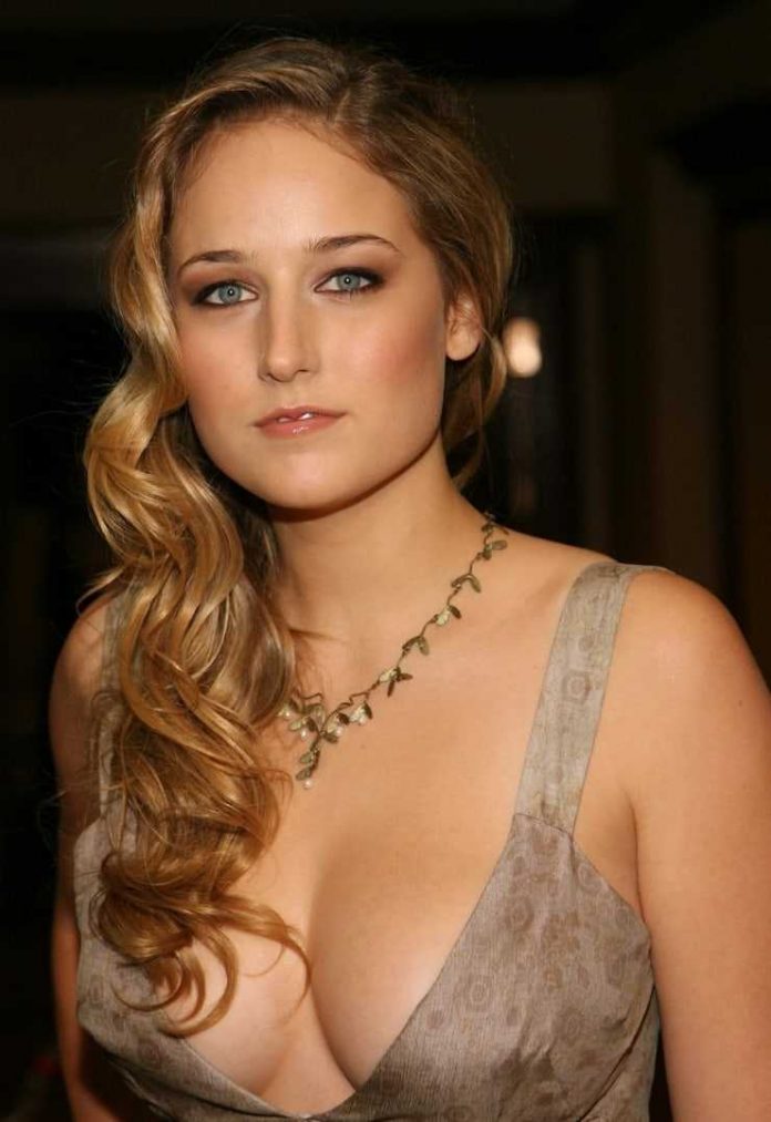 52 Leelee Sobieski Nude Pictures Which Will Cause You To Succumb To Her 4