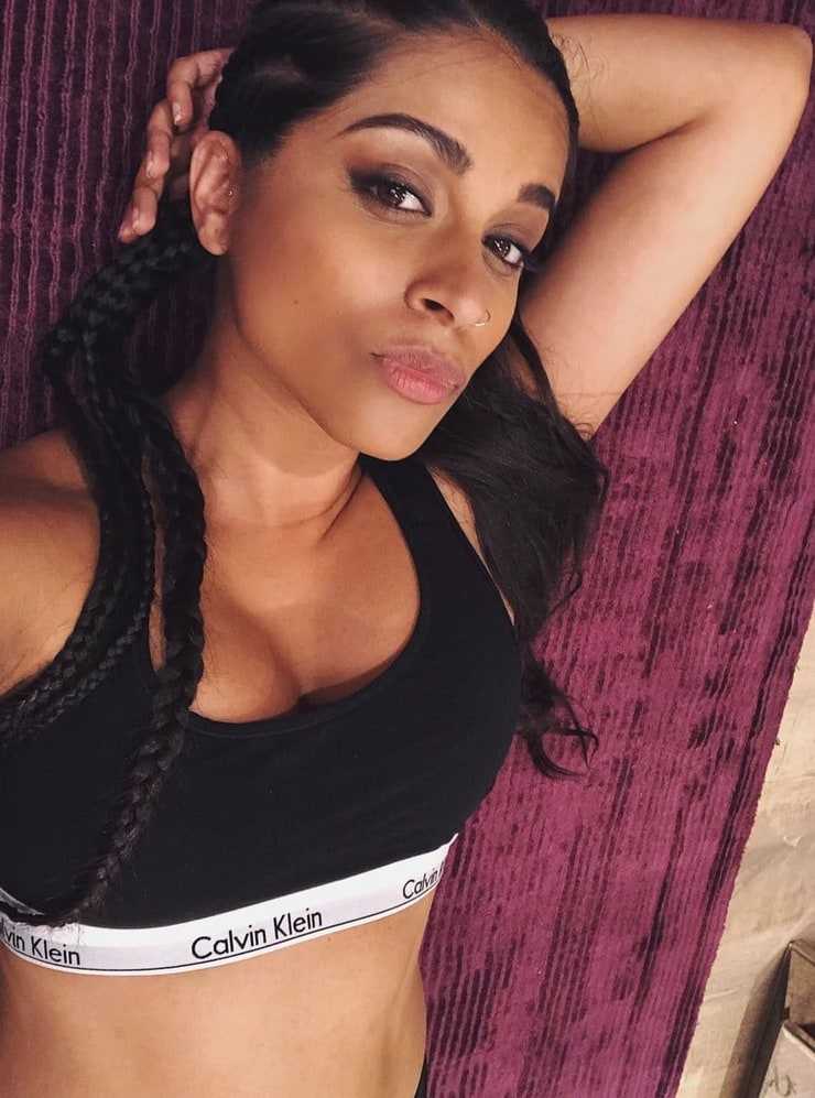 51 Hottest Lilly Singh Big Butt Pictures That Make Certain To Make You Her Greatest Admirer 40