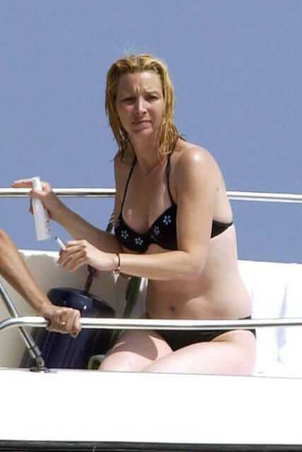 34 Lisa Kudrow Nude Pictures Brings Together Style, Sassiness And Sexiness 28