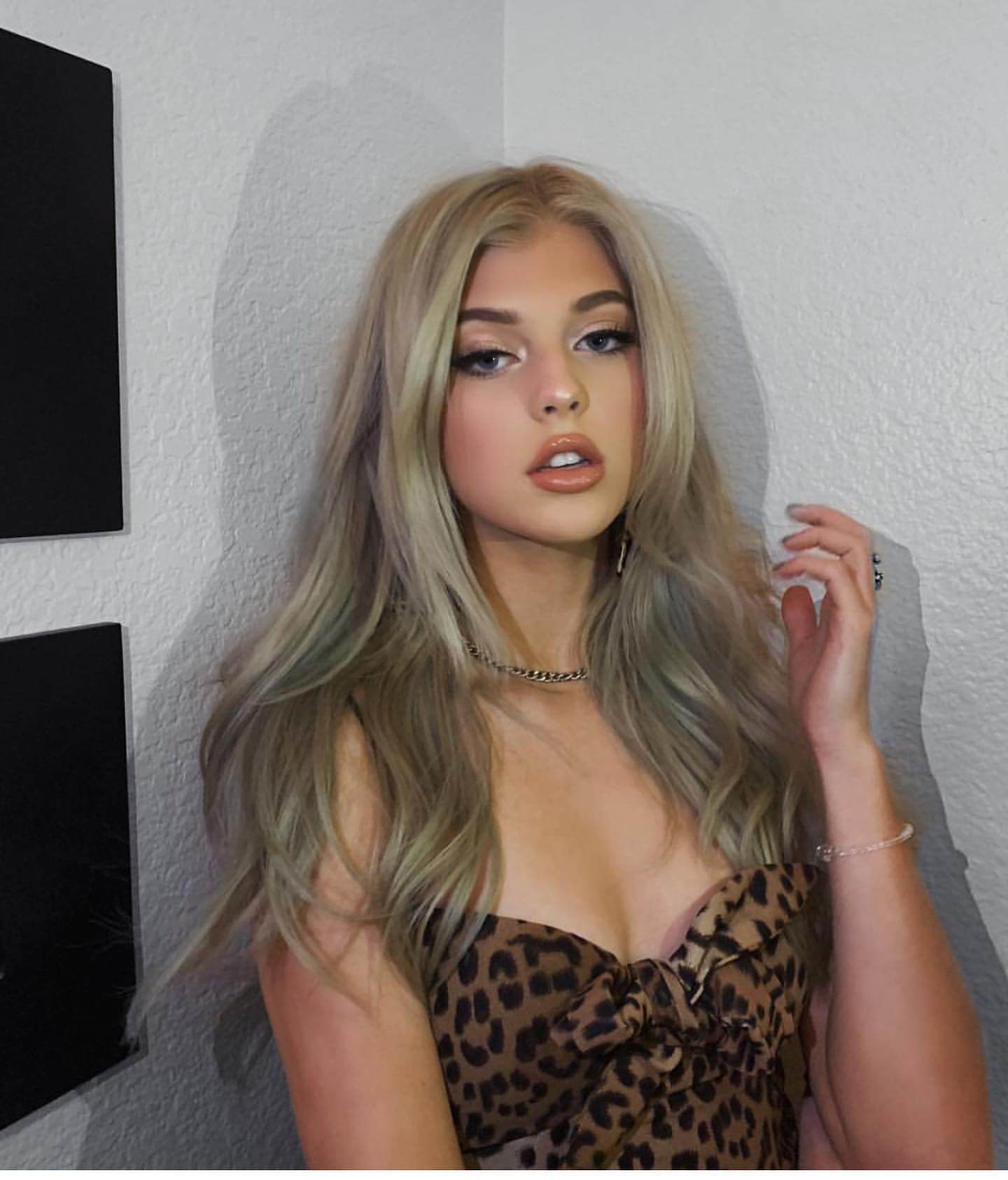 51 Hottest Loren Gray Big Butt Pictures Are Excessively Damn Engaging 109