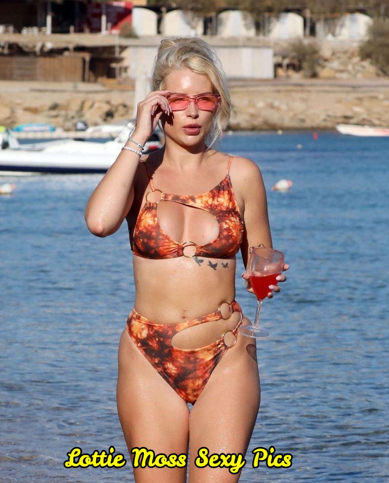 Lottie Moss sexy pictures