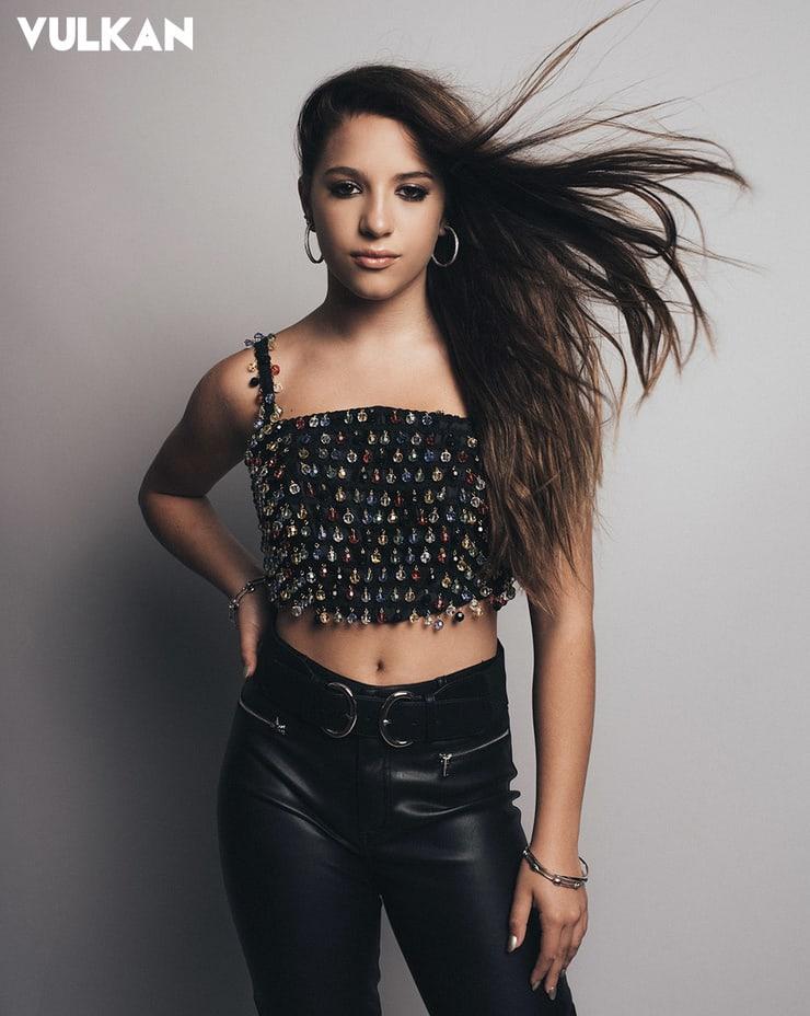 51 Hottest Mackenzie Ziegler Big Butt Pictures Are A Genuine Exemplification Of Excellence 90
