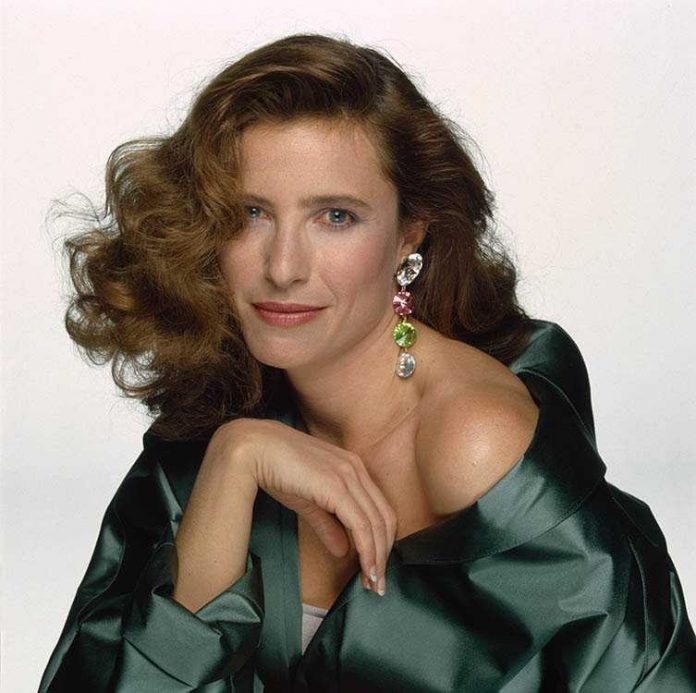 30 Mimi Rogers Nude Pictures That Make Her A Symbol Of Greatness 20