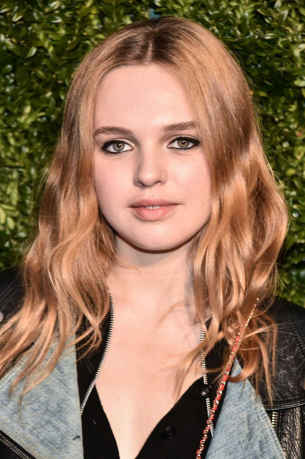 29 Odessa Young Nude Pictures Are Perfectly Appealing 18