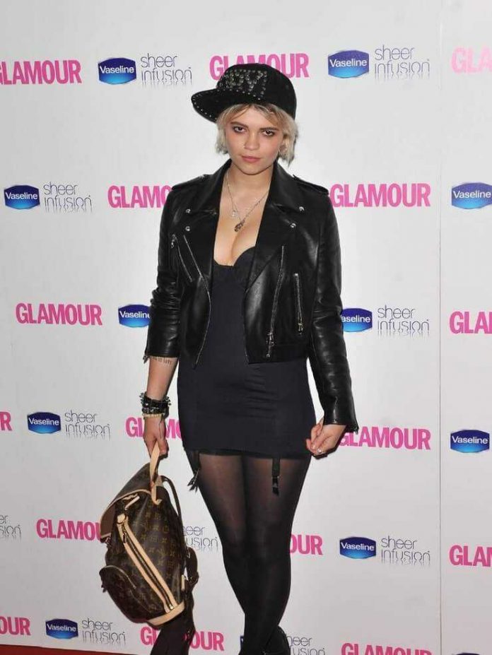 46 Pixie Geldof Nude Pictures Which Will Cause You To Succumb To Her 34