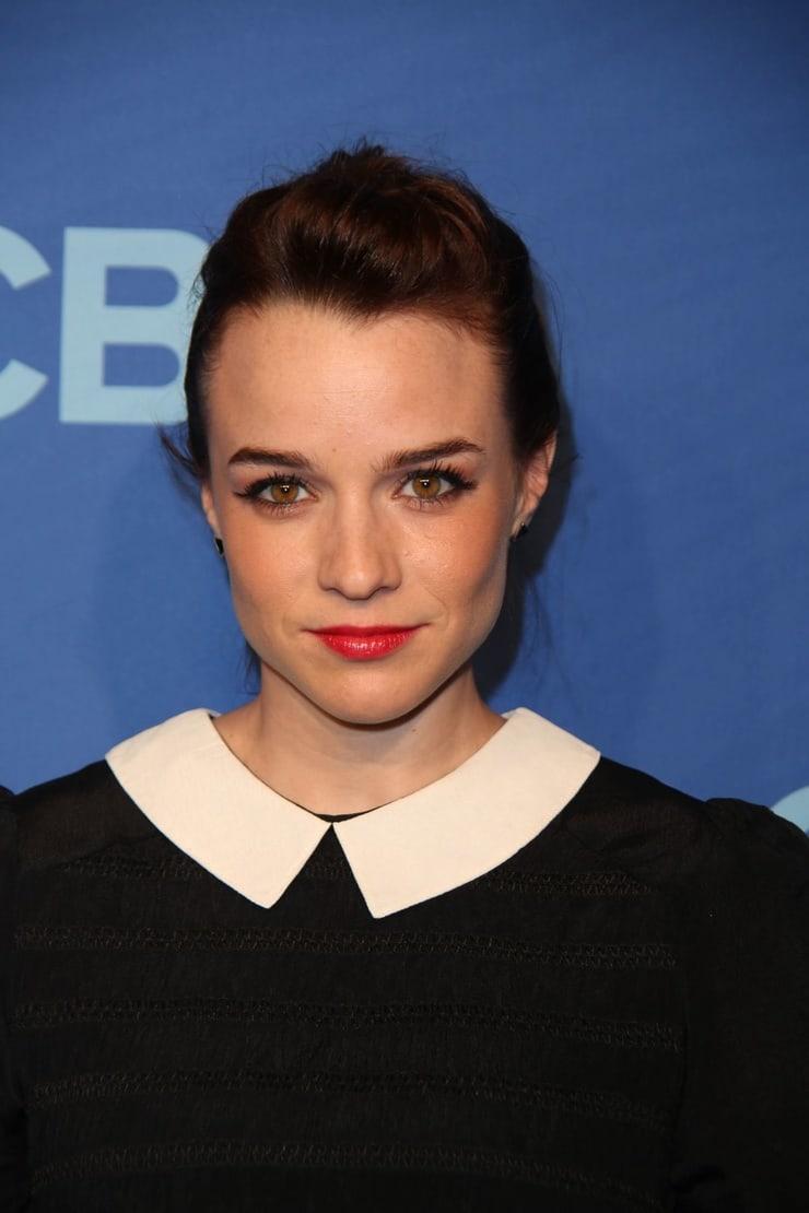 51 Sexy Renée Felice Smith Boobs Pictures Which Make Certain To Leave You Entranced 158