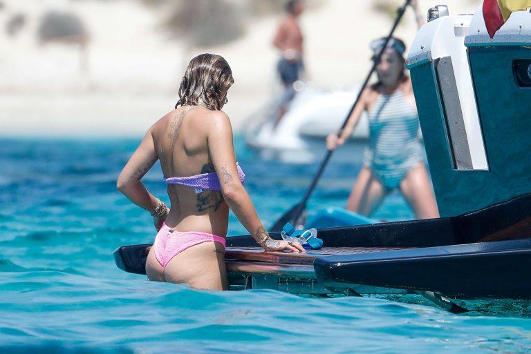 Rita Ora On Holiday In Ibiza (20) 6