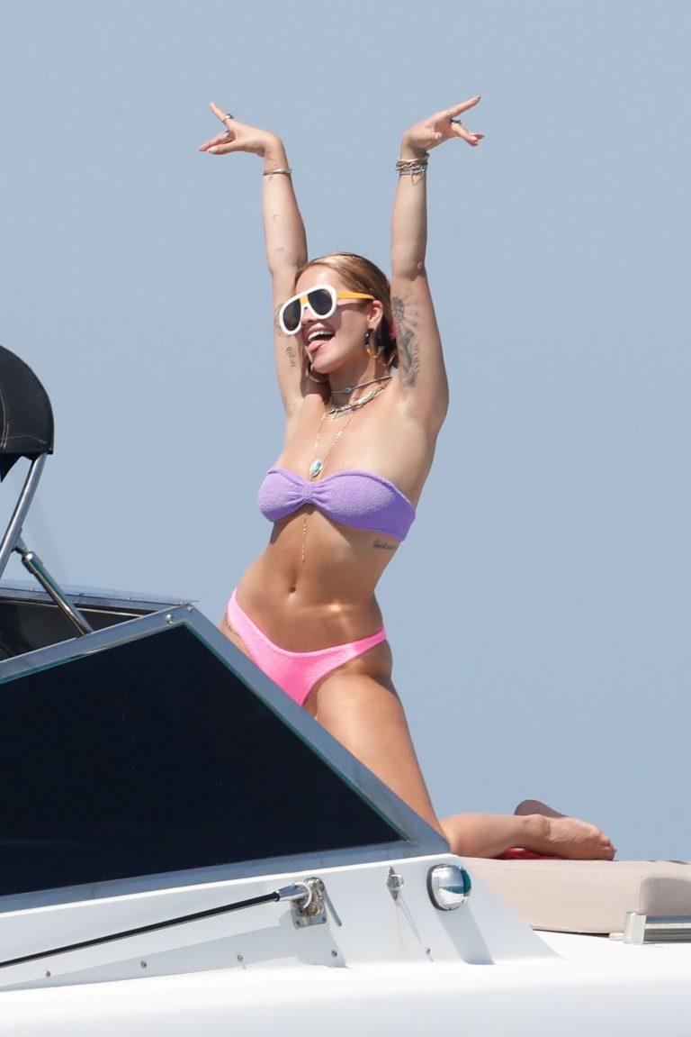 Rita Ora On Holiday In Ibiza (20) 16