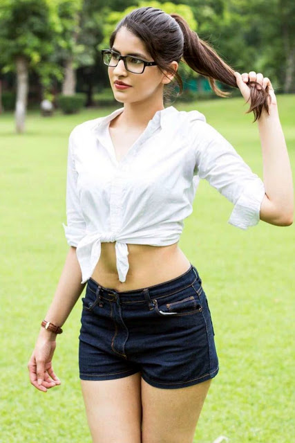 Bollywood Actress Sakshi Malik Latest Hot Pics 5