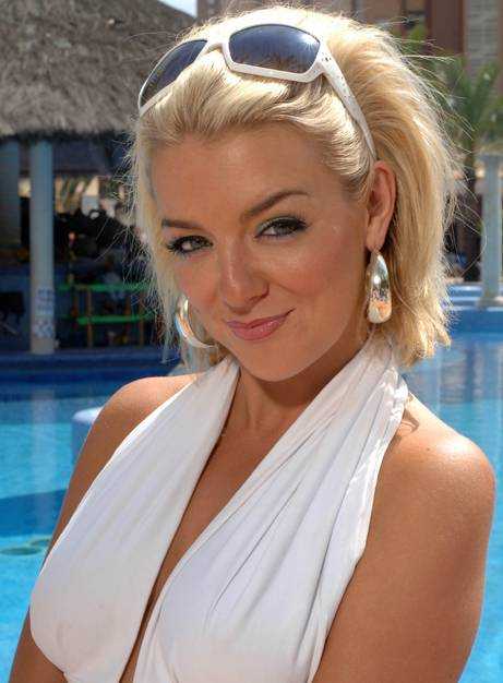 51 Sexy Sheridan Smith Boobs Pictures Will Expedite An Enormous Smile On Your Face 345