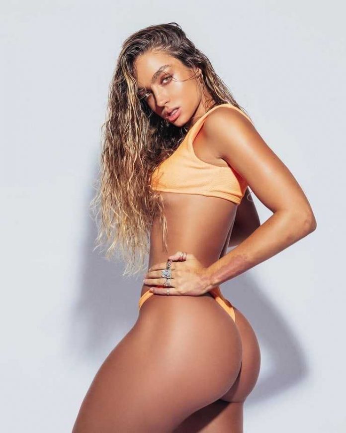 51 Sommer Ray Nude Pictures Present Her Wild Side Glamor 2