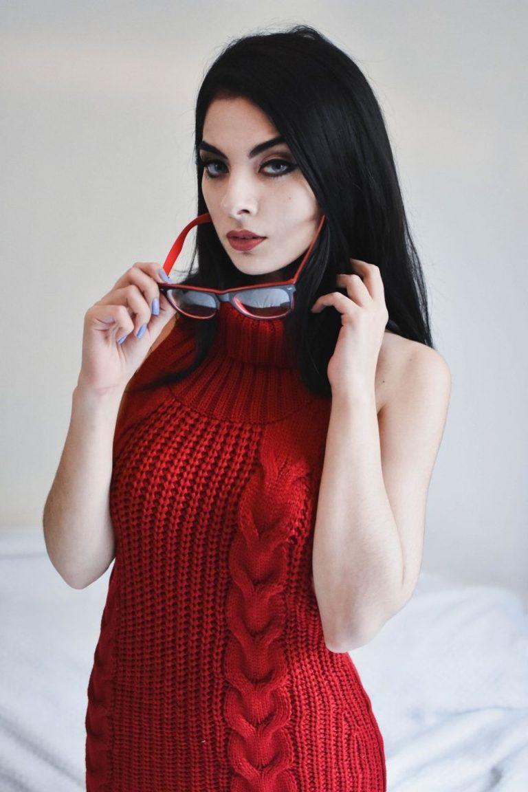 Valentina Kryp Shows Off Her Figure In Red Dress (16 Pics) 13