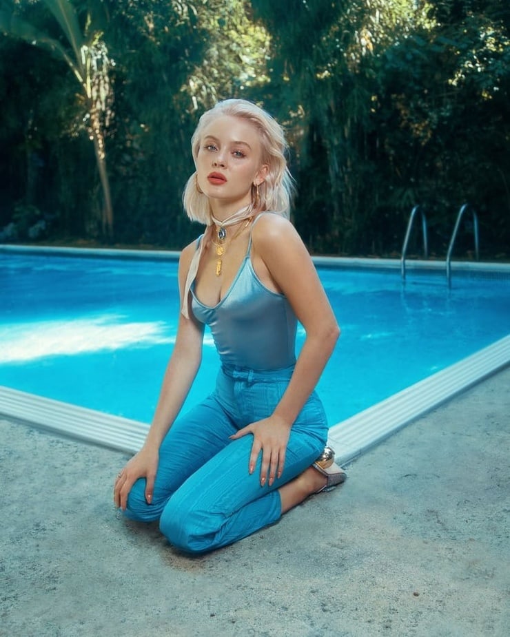 51 Hottest Zara Larsson Bikini Pictures Are Just Too Sexy 15