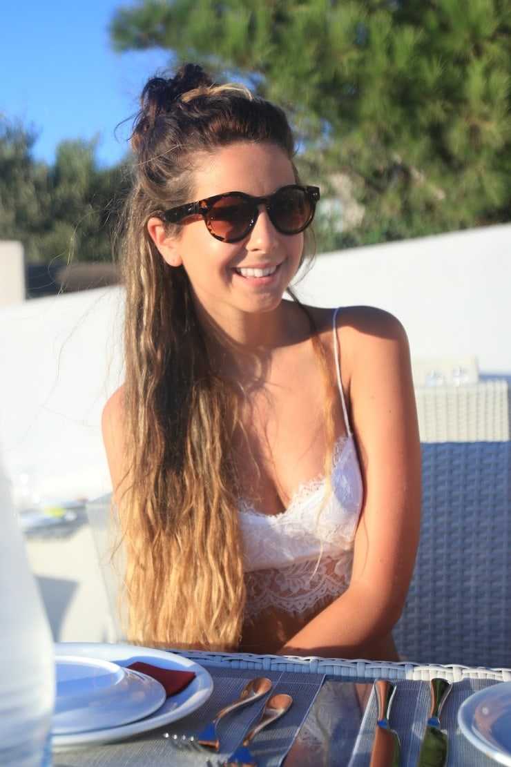 51 Sexy Zoella Boobs Pictures Are Paradise On Earth 3