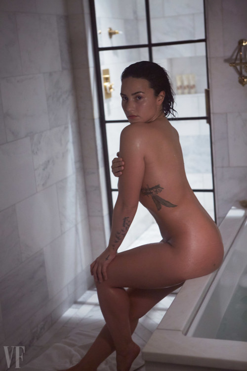hqcelebritiescom:Demi Lovato 10000 High Quality Pictures10000... 8