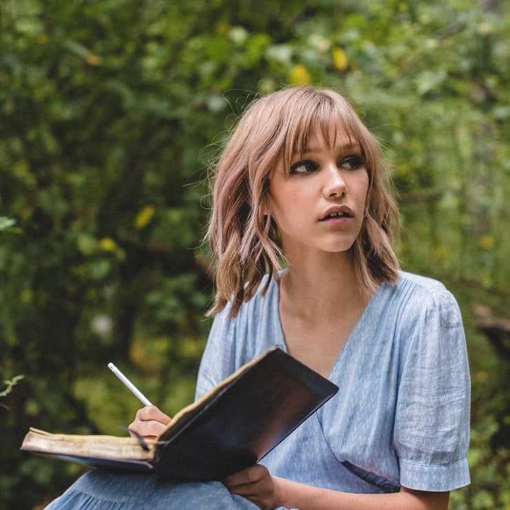 51 Hottest Grace VanderWaal Big Butt Pictures Which Will Make You Swelter All Over 19