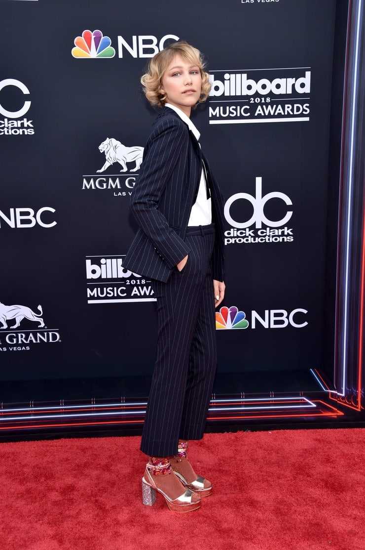 51 Hottest Grace VanderWaal Big Butt Pictures Which Will Make You Swelter All Over 4