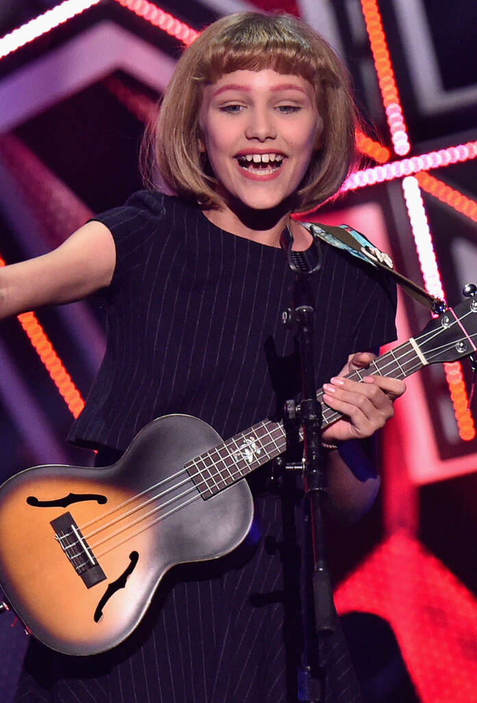 51 Hottest Grace VanderWaal Big Butt Pictures Which Will Make You Swelter All Over 544