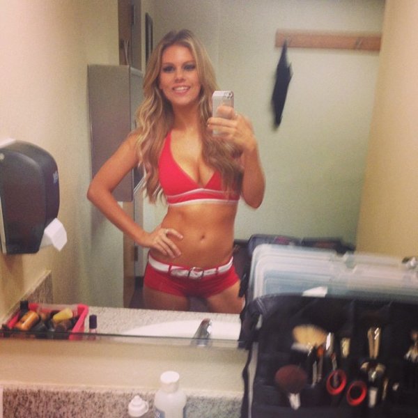 Octagon girls are like cheerleaders, but better; we are celebrating! (37 Photos) 137