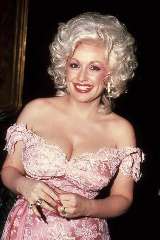 51 Hottest Dolly Parton Bikini Pictures Are Paradise On Earth 335