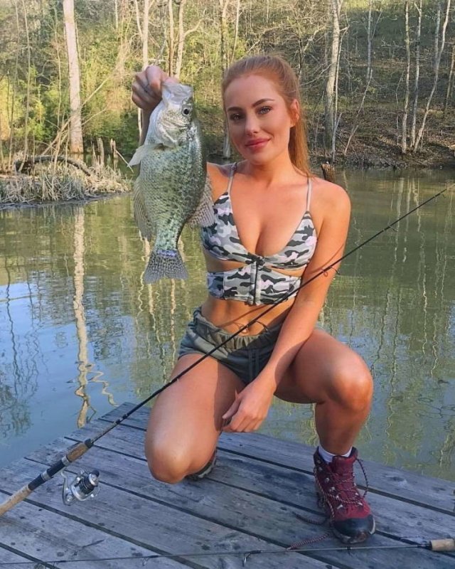 49 Hot Girls Gone Fishing 32