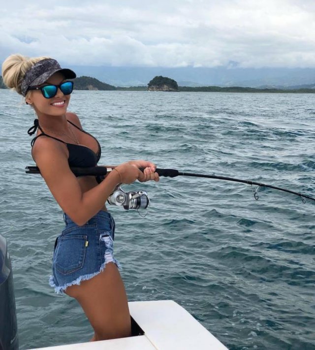 49 Hot Girls Gone Fishing 5