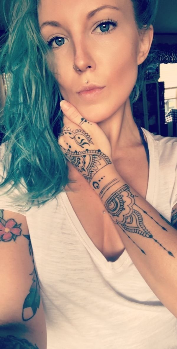 37 Sexy Girls With Dyed Hair 23