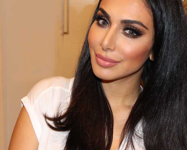 51 Hottest Huda Kattan Big Butt Pictures Which Will Make You Slobber For Her 40