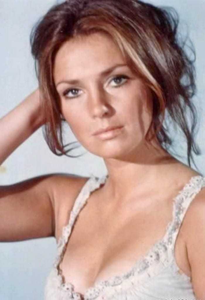 51 Hottest Jennifer O’Neill Bikini Pictures That Are Basically Flawless 9
