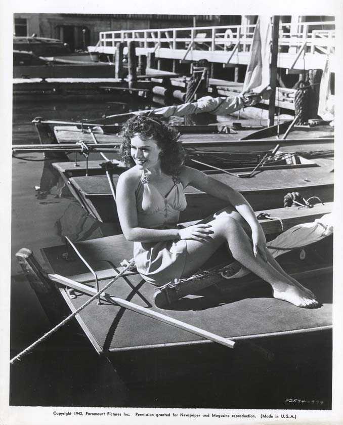 51 Hottest Paulette Goddard Bikini Pictures Which Are Inconceivably Beguiling 34