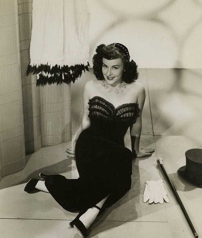 51 Hottest Paulette Goddard Bikini Pictures Which Are Inconceivably Beguiling 39