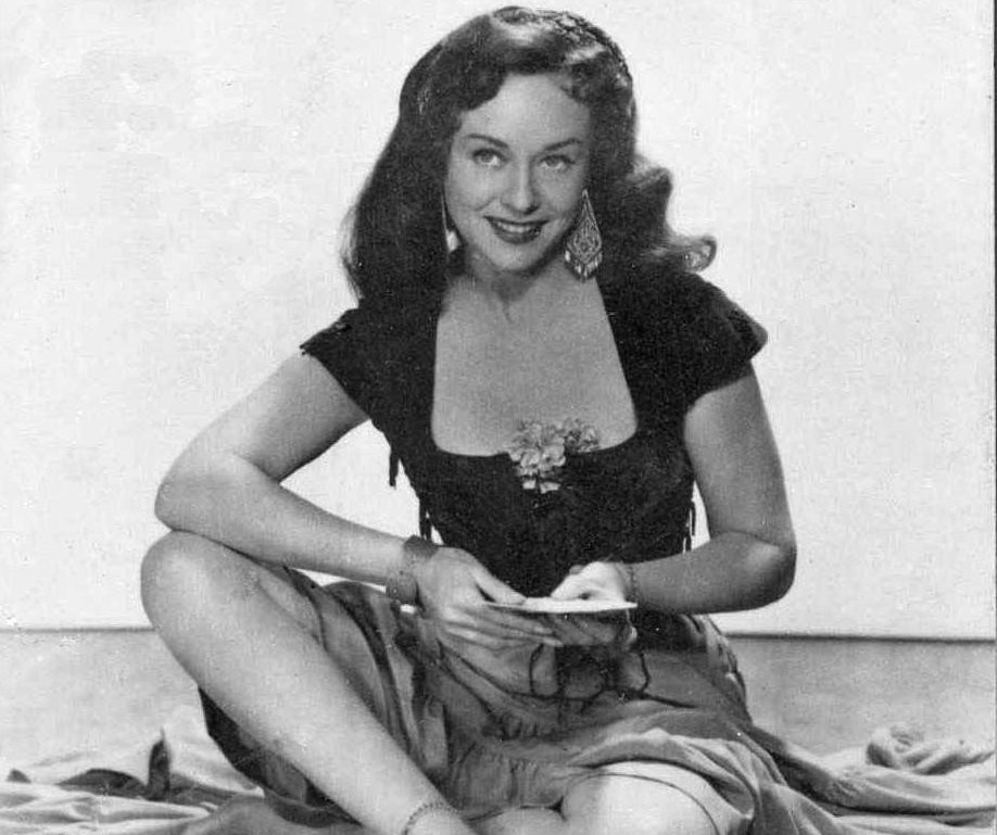 51 Hottest Paulette Goddard Bikini Pictures Which Are Inconceivably Beguiling 45