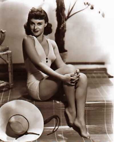 51 Hottest Paulette Goddard Bikini Pictures Which Are Inconceivably Beguiling 9