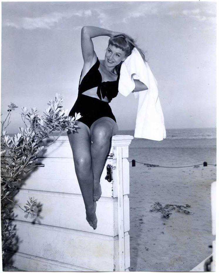 51 Hottest Paulette Goddard Bikini Pictures Which Are Inconceivably Beguiling 2