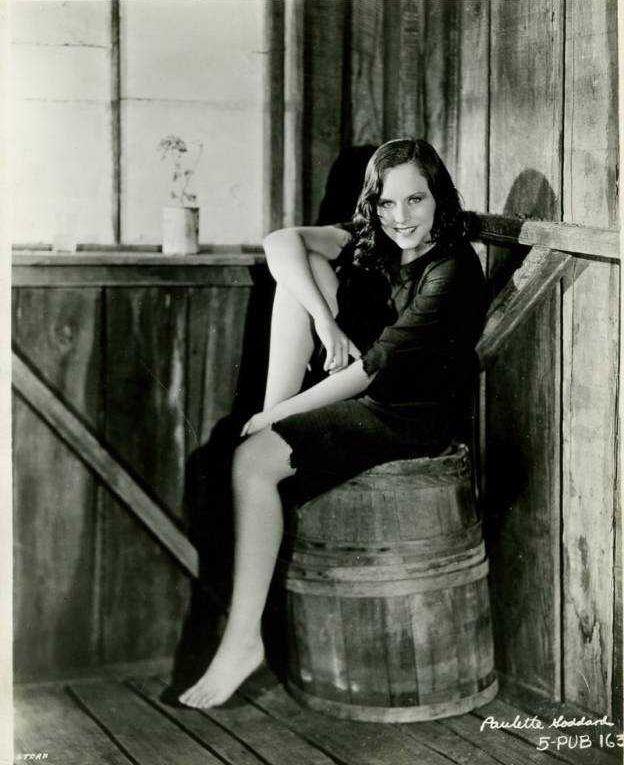 51 Hottest Paulette Goddard Bikini Pictures Which Are Inconceivably Beguiling 182