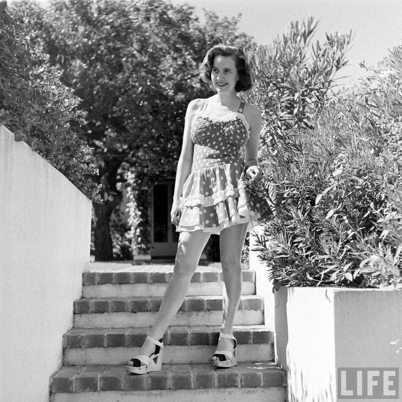 51 Hottest Teresa Wright Bikini Pictures Are Hot As Hellfire 5