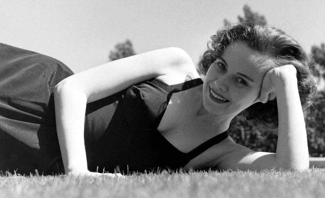 51 Hottest Teresa Wright Bikini Pictures Are Hot As Hellfire 191