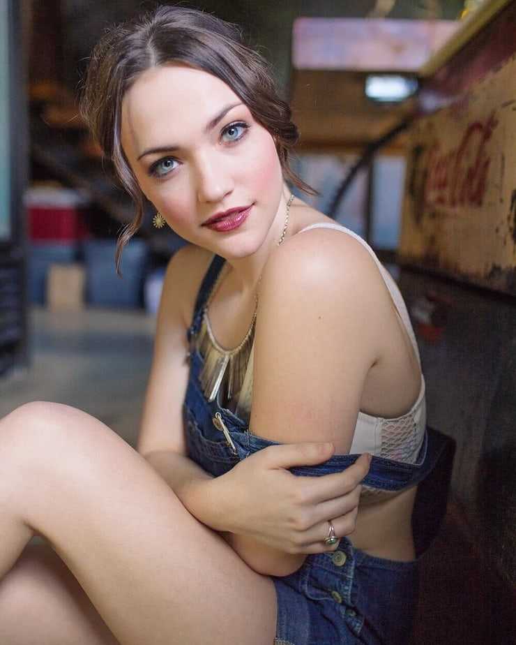51 Sexy Violett Beane Boobs Pictures Are Hot As Hellfire 13