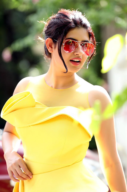 Ashima Narwal Hot Actress In Yellow Outfits 10