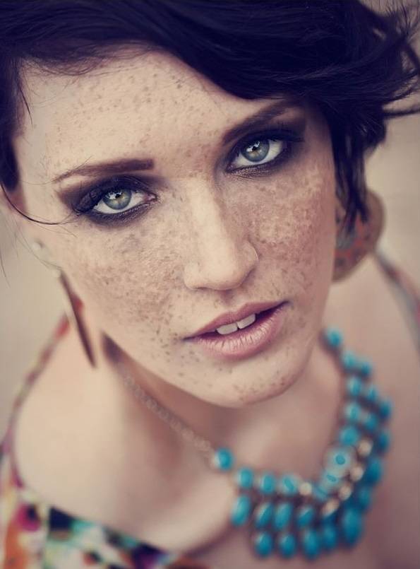 29 Beautiful Girls With Freckles 26