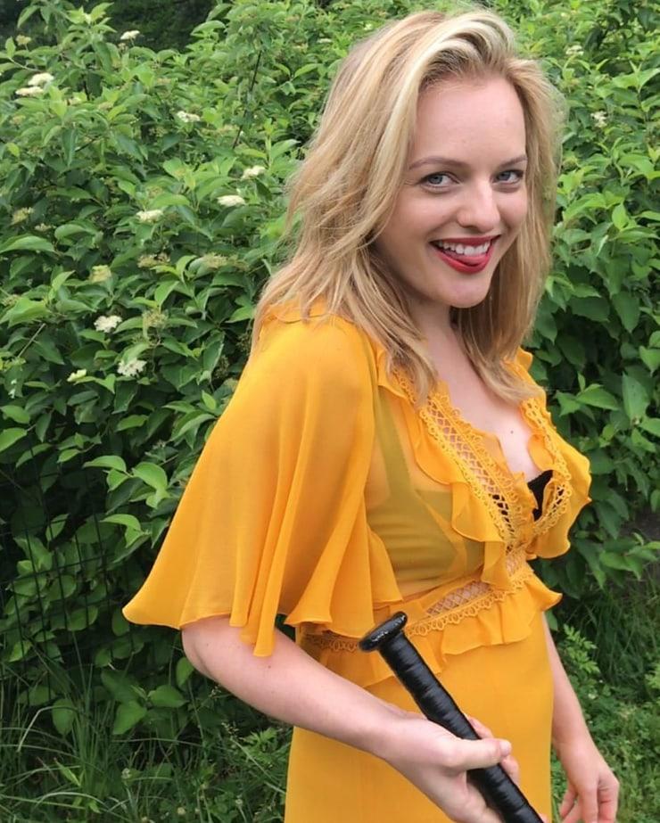60+ Sexy Elisabeth Moss Boobs Pictures Are Absolutely Mouth-Watering 105