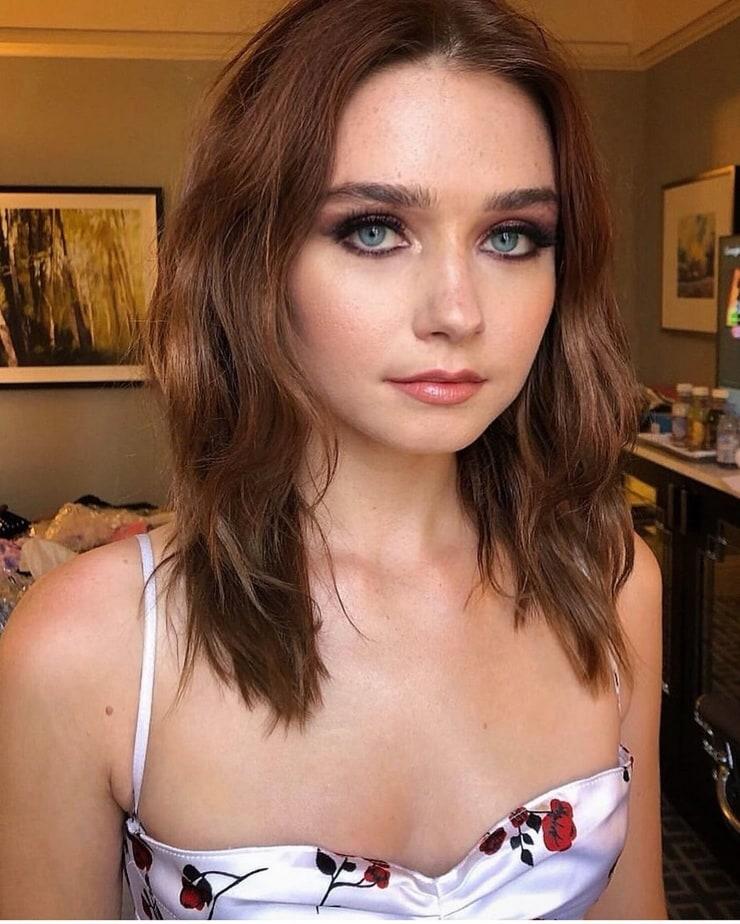 60+ Hot Pictures Of Jessica Barden Will Get You Addicted For Her Beauty 17
