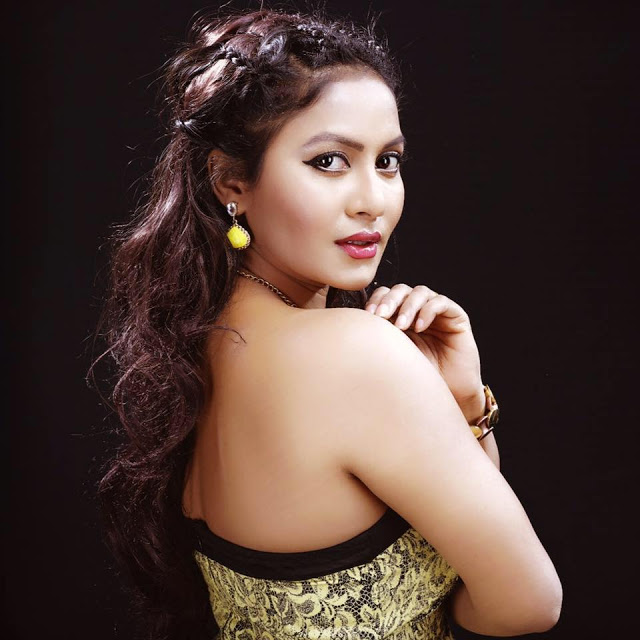 Actress Riyana Sukla Latest Hot Photoshoot Pics 5