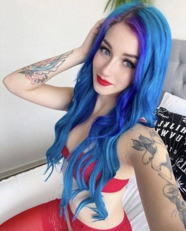 Girls With Dyed Hair (43 pics)