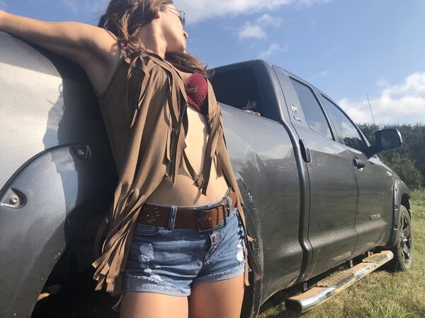 50 Hot Girls And Trucks 21