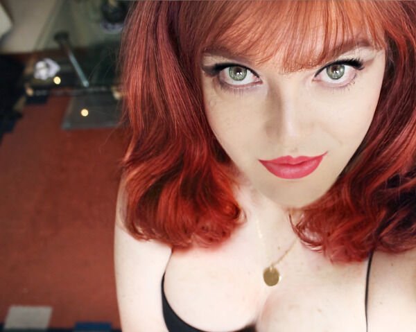 46 Sexy Redhead Beauties 45