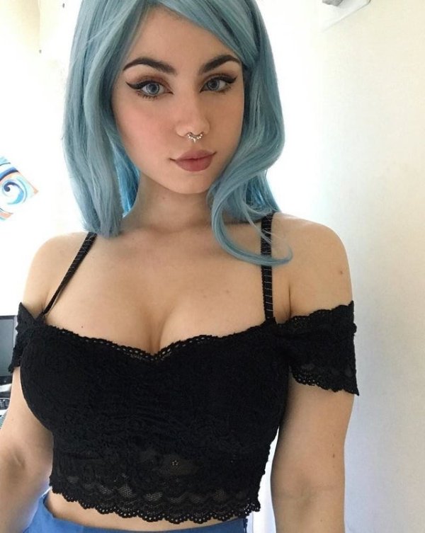 These girls dyed and went to heaven (18 Photos) 35