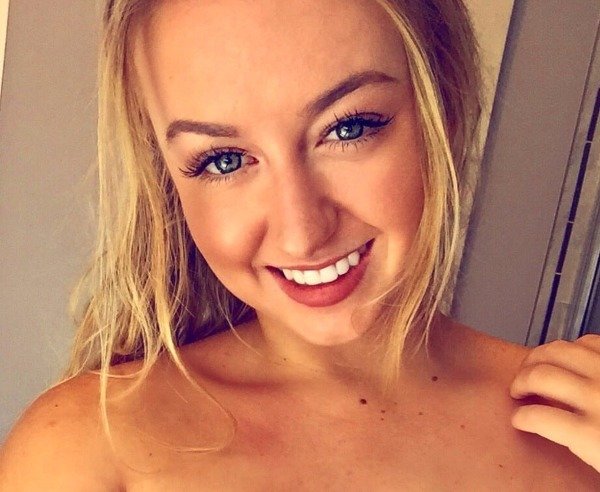 Hot Girls with Gorgeous Eyes and Sexy Bodies and Faces (32 Photos) 15