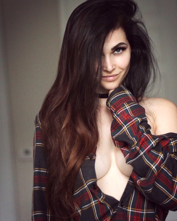 Hot girls, Sexy girls, Girls in flannels -It’s hot but these sexy flannels are hotter (47 Photos) 208